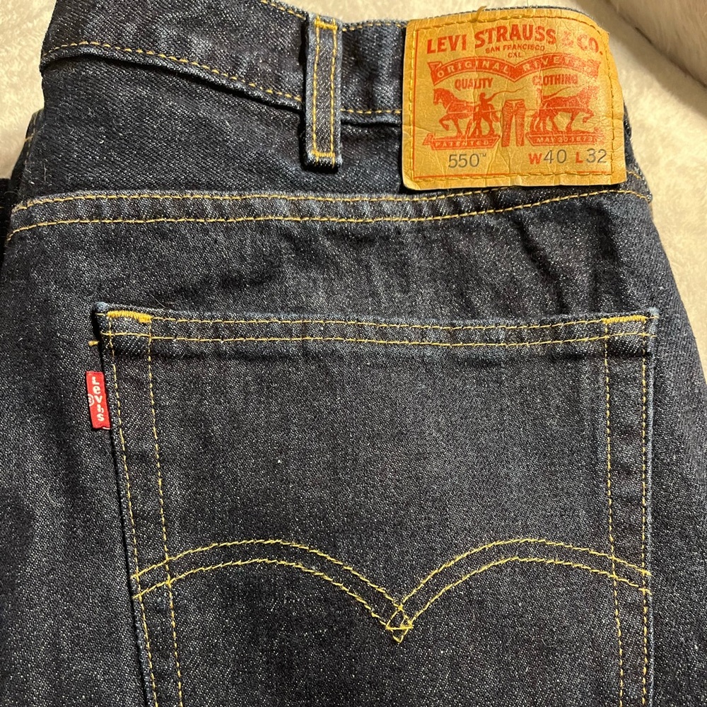 New Levi’s dark wash jeans size 40x32